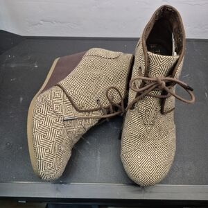 Toms Brown Geometric Wedges